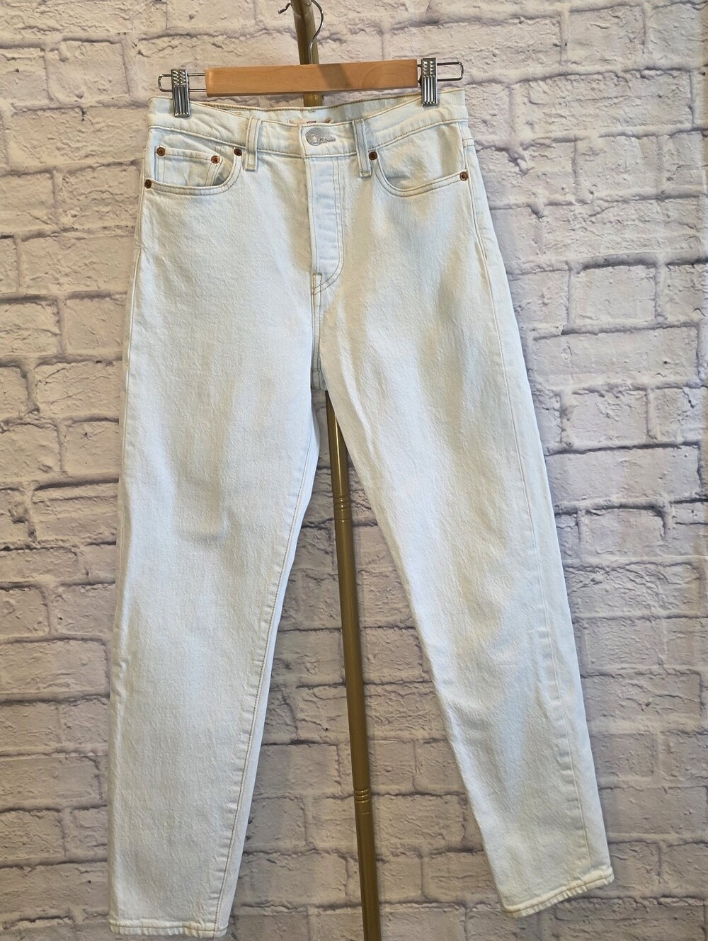 Levi's Wedgie Straight Light Wash Jeans 26 High Rise Button Fly